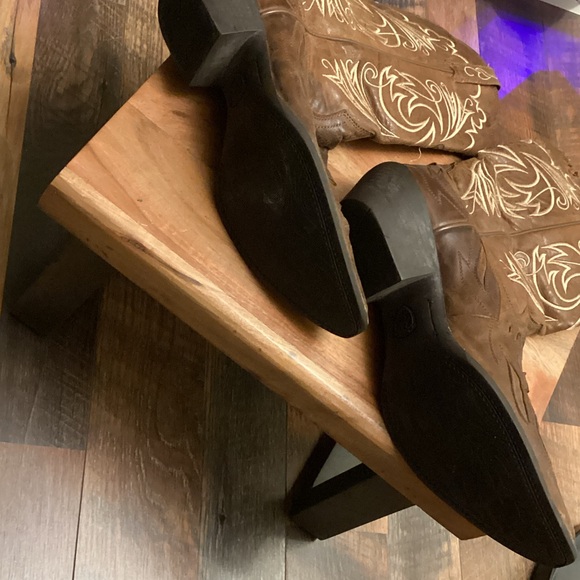 Ariat Brown Cowboy Boots - EUC! - Picture 3 of 4
